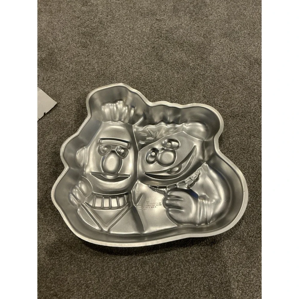 Vintage Wilton Cookie Monster Cake Pan 1982 / 1977 Cake Mold‎ Pan Ernie and Bert